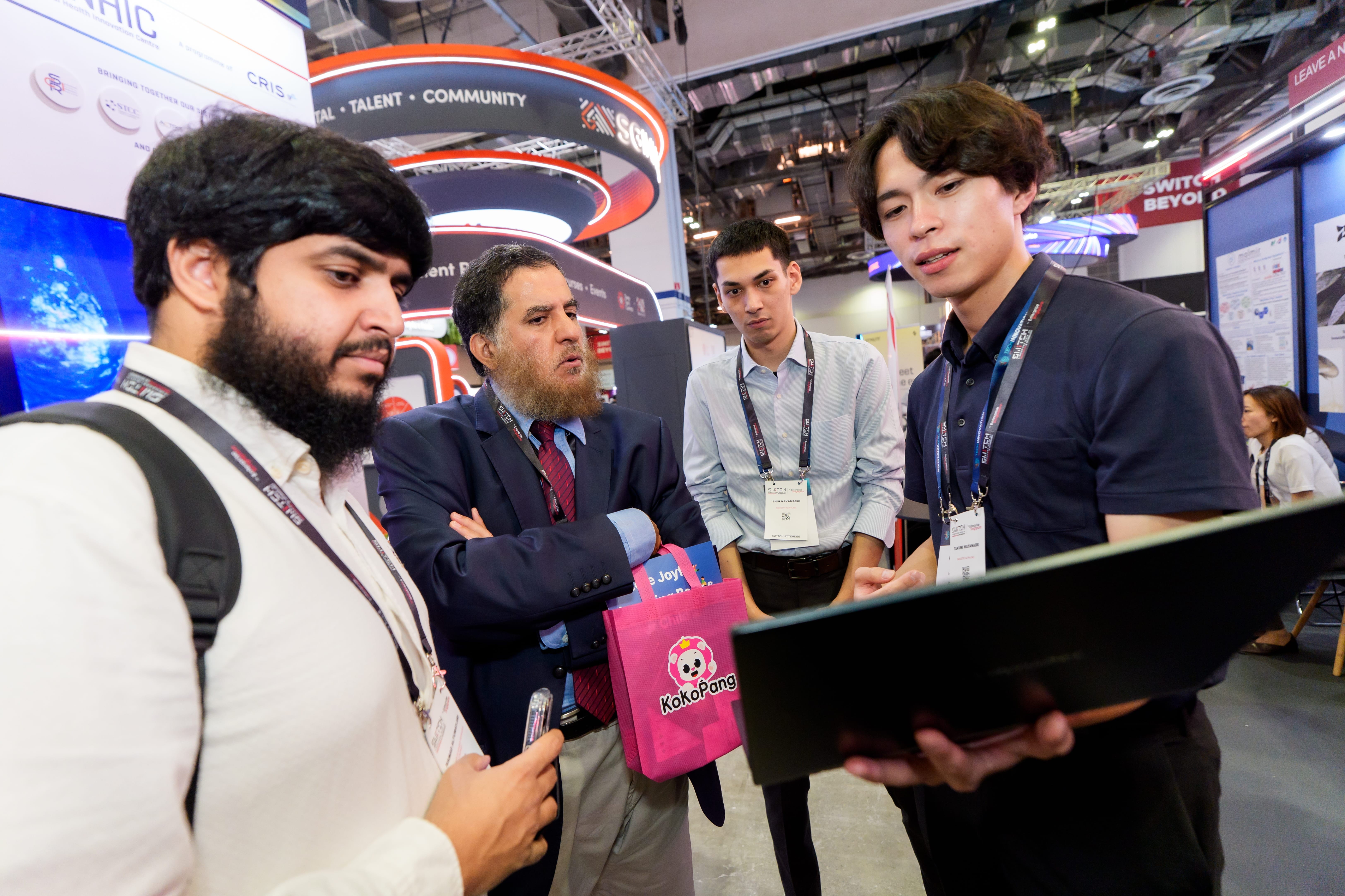 Networking on the trade floor at SWITCH